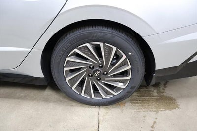 2025 Hyundai SONATA HYBRID SEL FWD