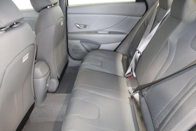 2026 Hyundai ELANTRA SE Sedan