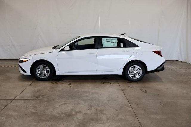 2026 Hyundai ELANTRA SE Sedan