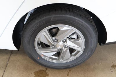 2026 Hyundai ELANTRA SE Sedan