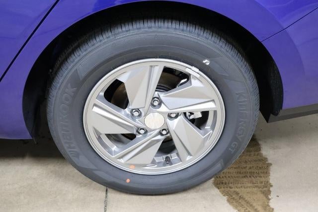 2026 Hyundai ELANTRA SE IVT