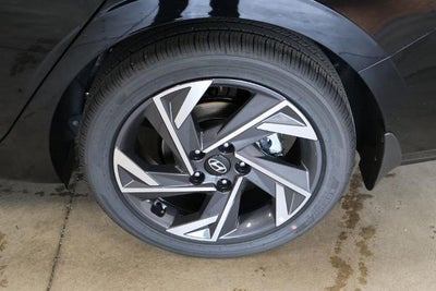 2026 Hyundai ELANTRA Limited Sedan