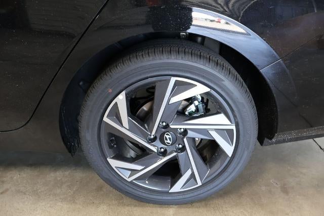 2026 Hyundai ELANTRA Limited Sedan