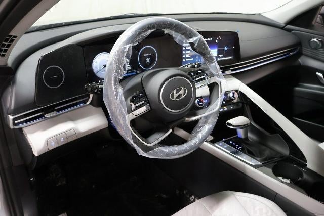 2026 Hyundai ELANTRA Limited IVT