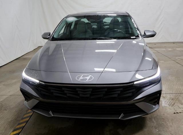 2026 Hyundai ELANTRA Limited IVT