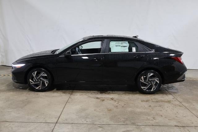 2026 Hyundai ELANTRA Limited IVT