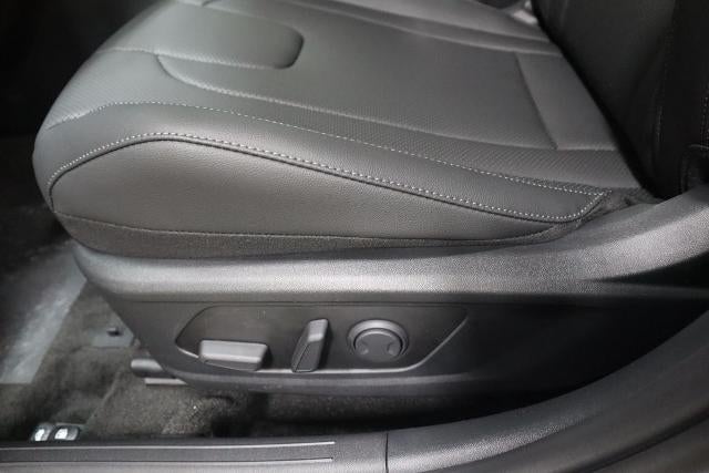 2026 Hyundai ELANTRA Limited IVT