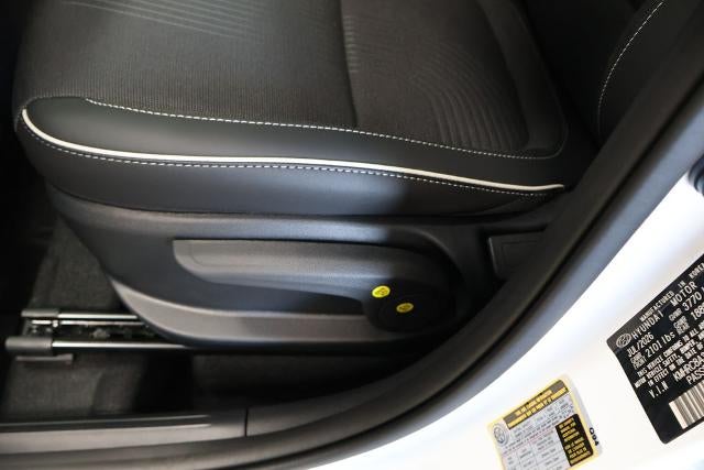 2026 Hyundai VENUE SEL FWD W/Two-Tone Roof