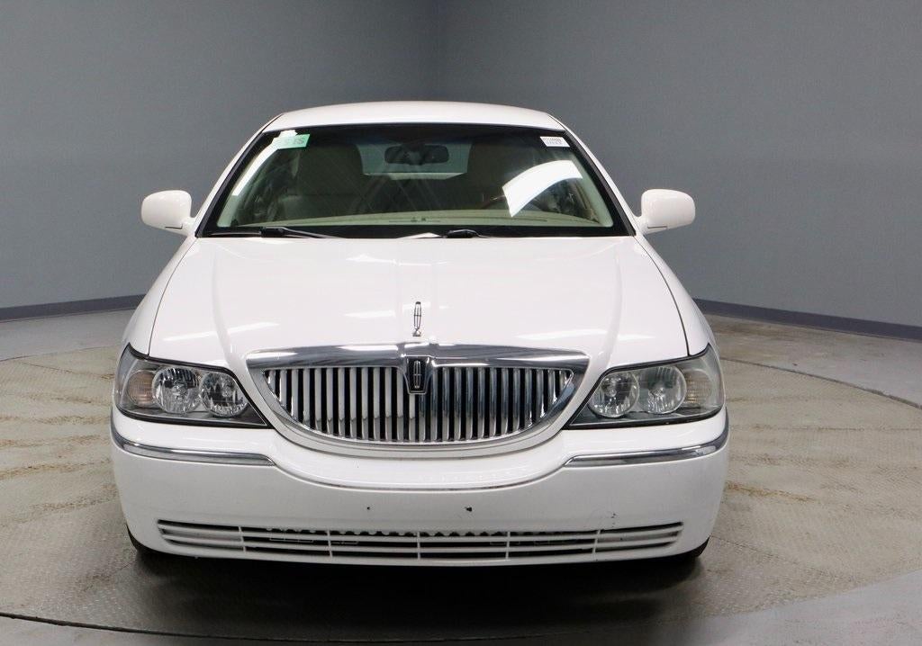 2011 Lincoln Town Car Signature Limited