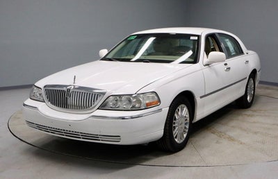 2011 Lincoln Town Car Signature Limited