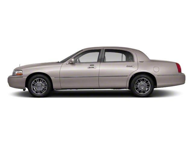 2011 Lincoln Town Car Signature Limited