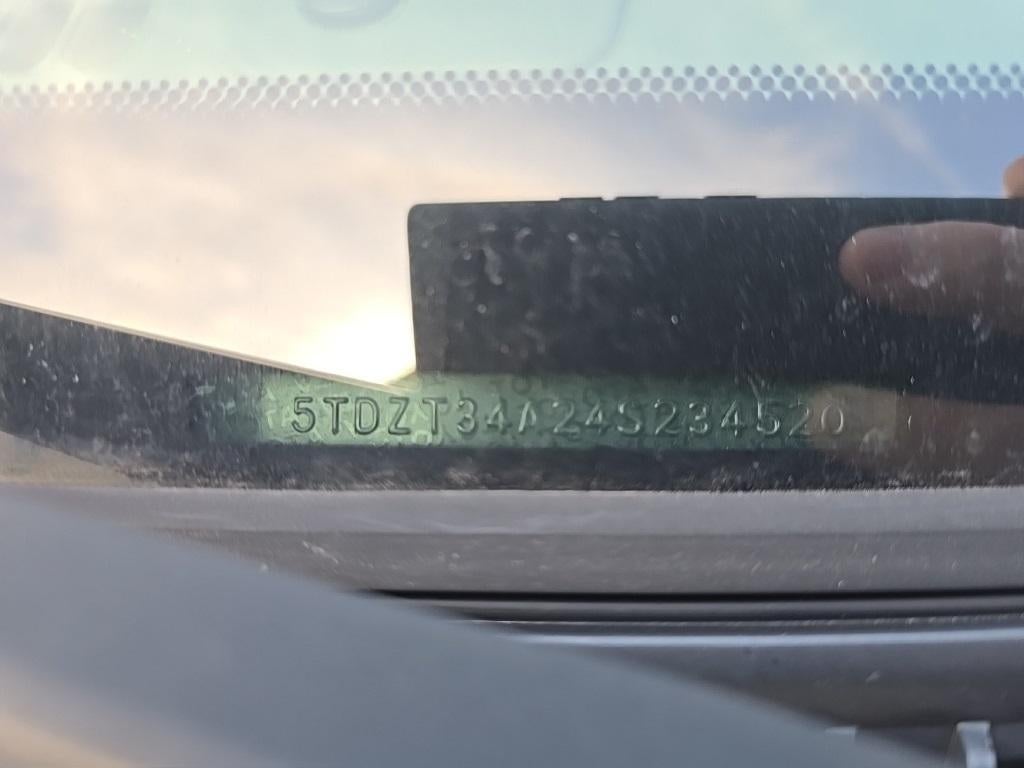 2004 Toyota Sequoia SR5