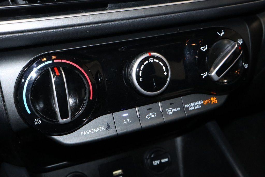 2022 Hyundai KONA SE