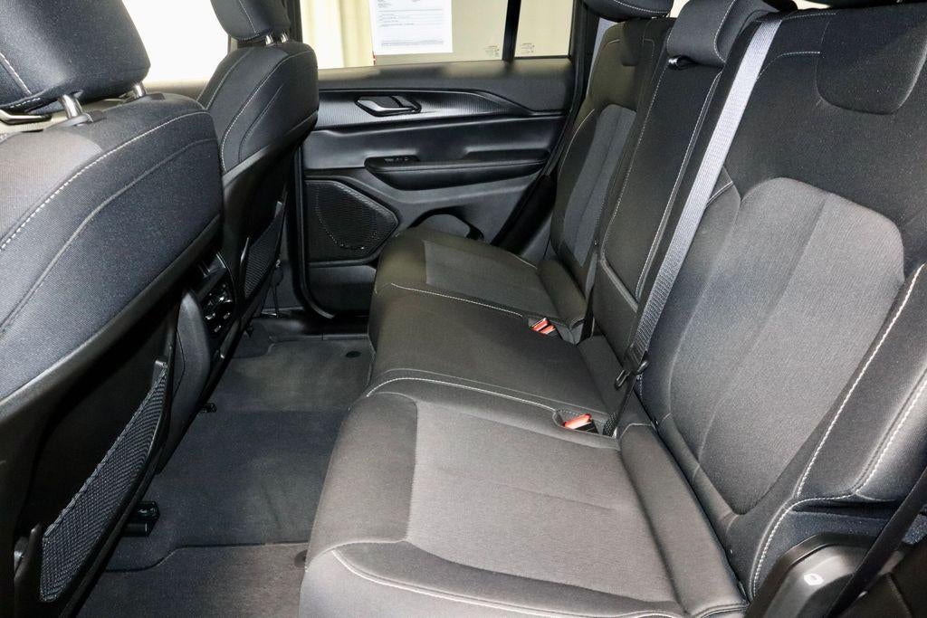 2024 Jeep Grand Cherokee Laredo X 4x4