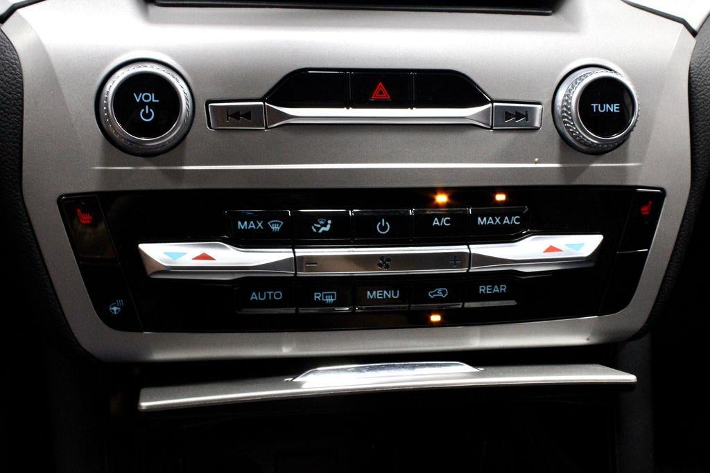 2023 Ford Explorer XLT 4WD