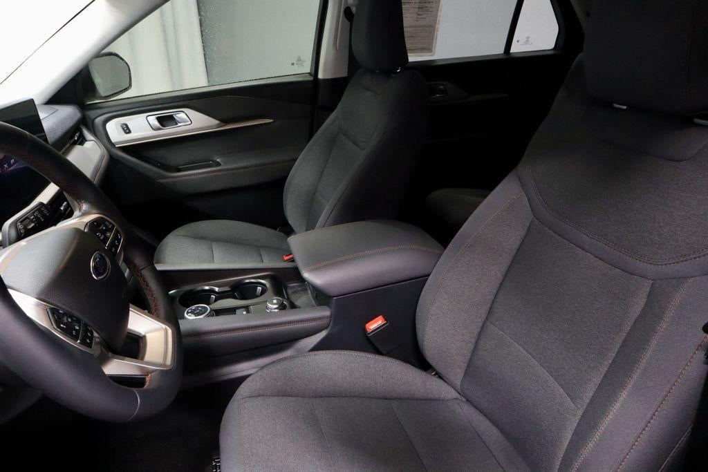 2025 Ford Explorer Active 4WD