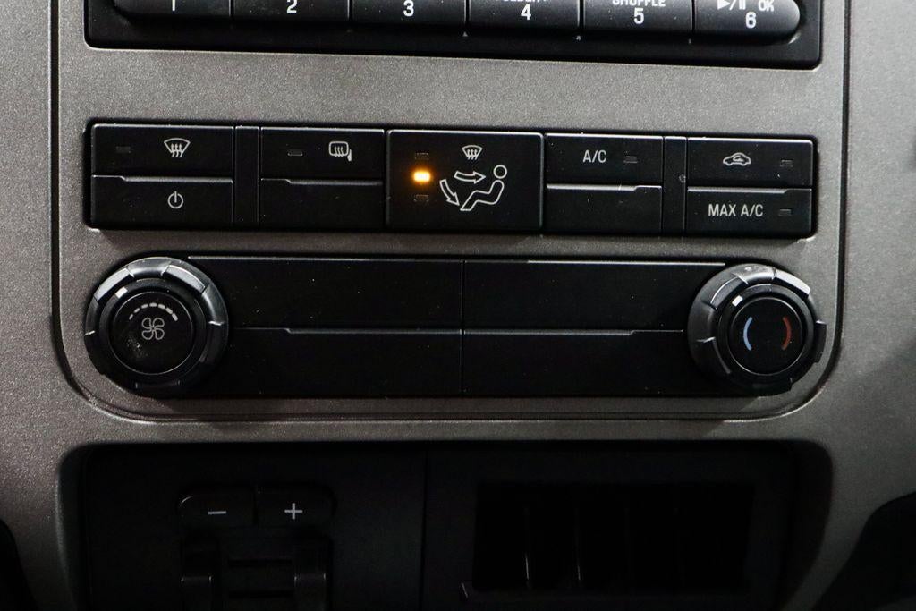 2016 Ford Super Duty F-350 SRW 4WD Crew Cab 6-3/4 Ft Box XLT