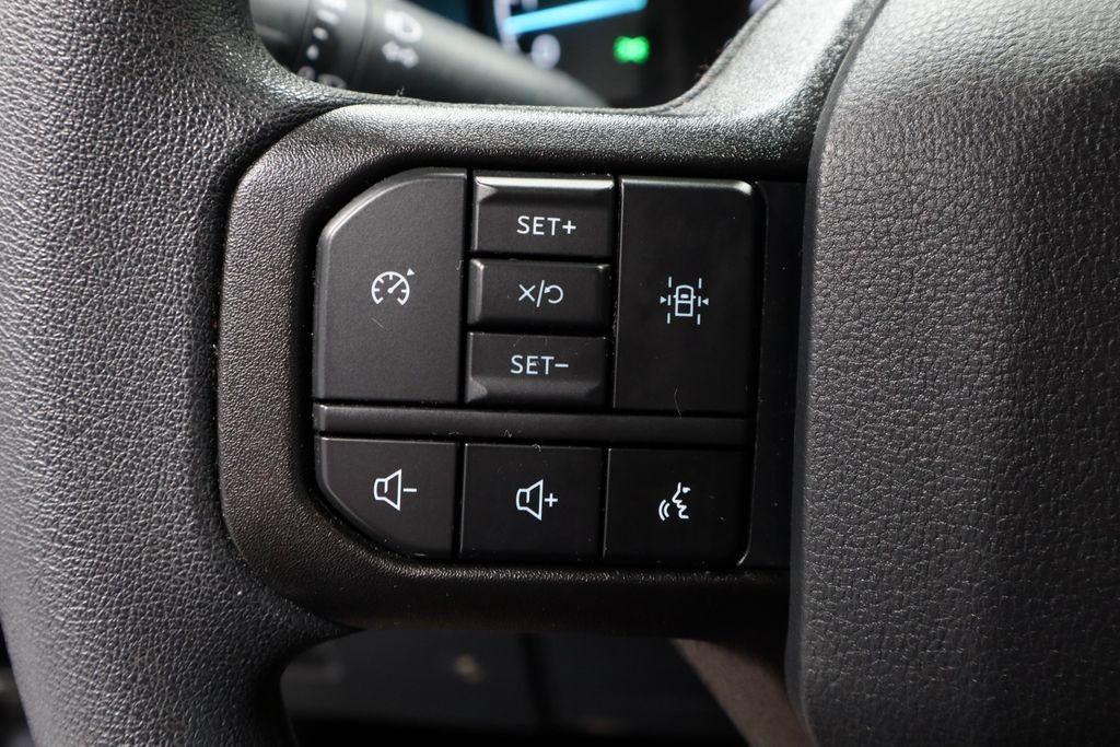 2023 Ford F-150 XL 4WD SuperCrew 5.5' Box