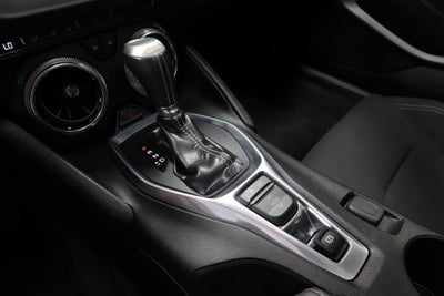 2018 Chevrolet Camaro 2dr Coupe 1LT