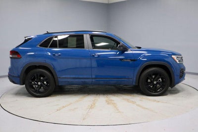 2025 Volkswagen Atlas Cross Sport 2.0T SEL R-Line Black 4MOTION