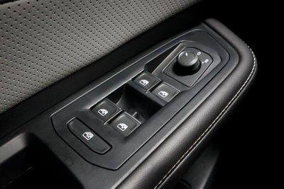 2025 Volkswagen Atlas Cross Sport 2.0T SEL R-Line Black 4MOTION