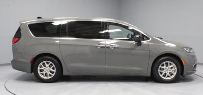 2025 Chrysler Pacifica Select FWD