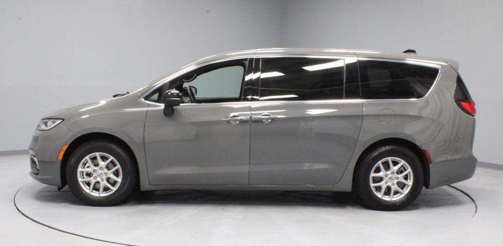 2025 Chrysler Pacifica Select FWD
