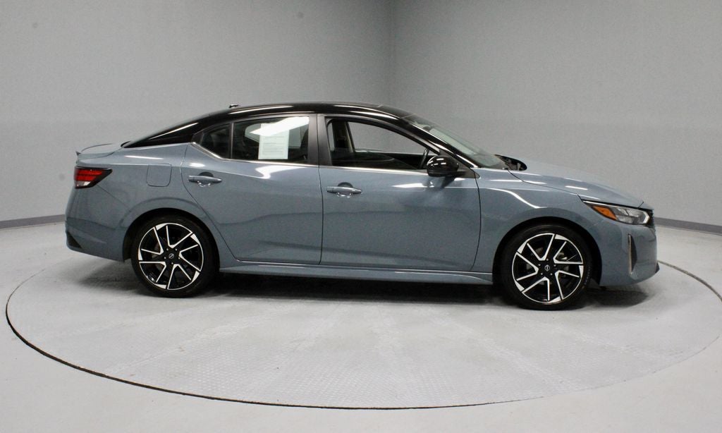 2025 Nissan Sentra SR CVT