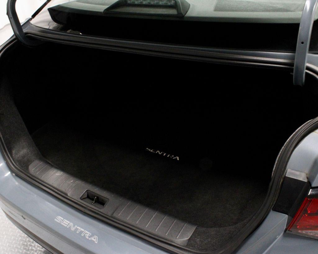 2025 Nissan Sentra SR CVT