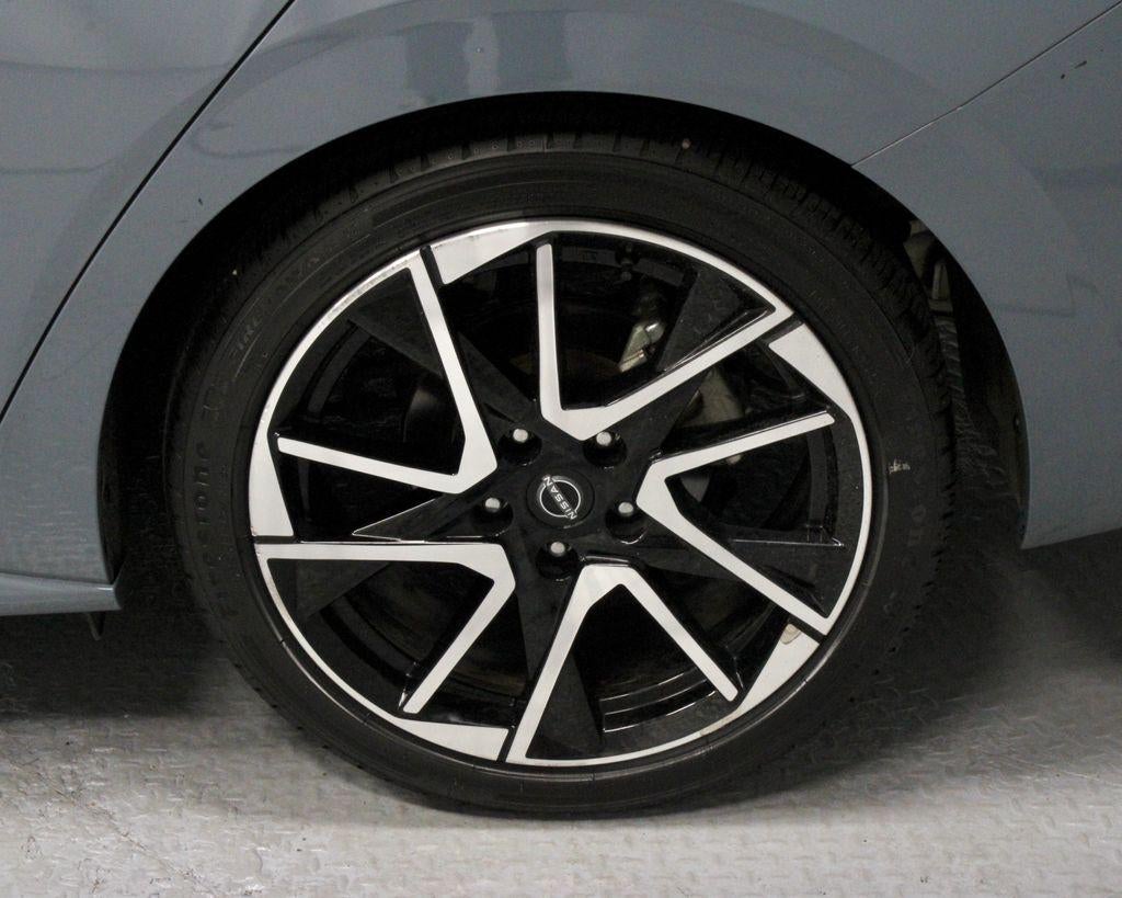 2025 Nissan Sentra SR CVT