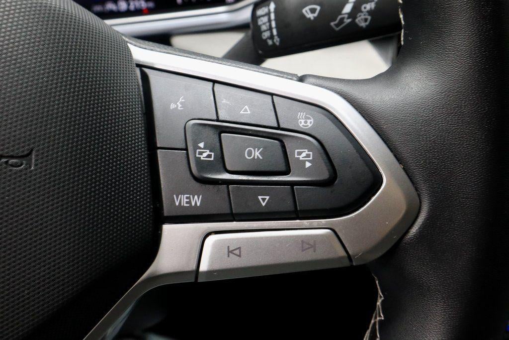 2025 Volkswagen Taos SE 4MOTION