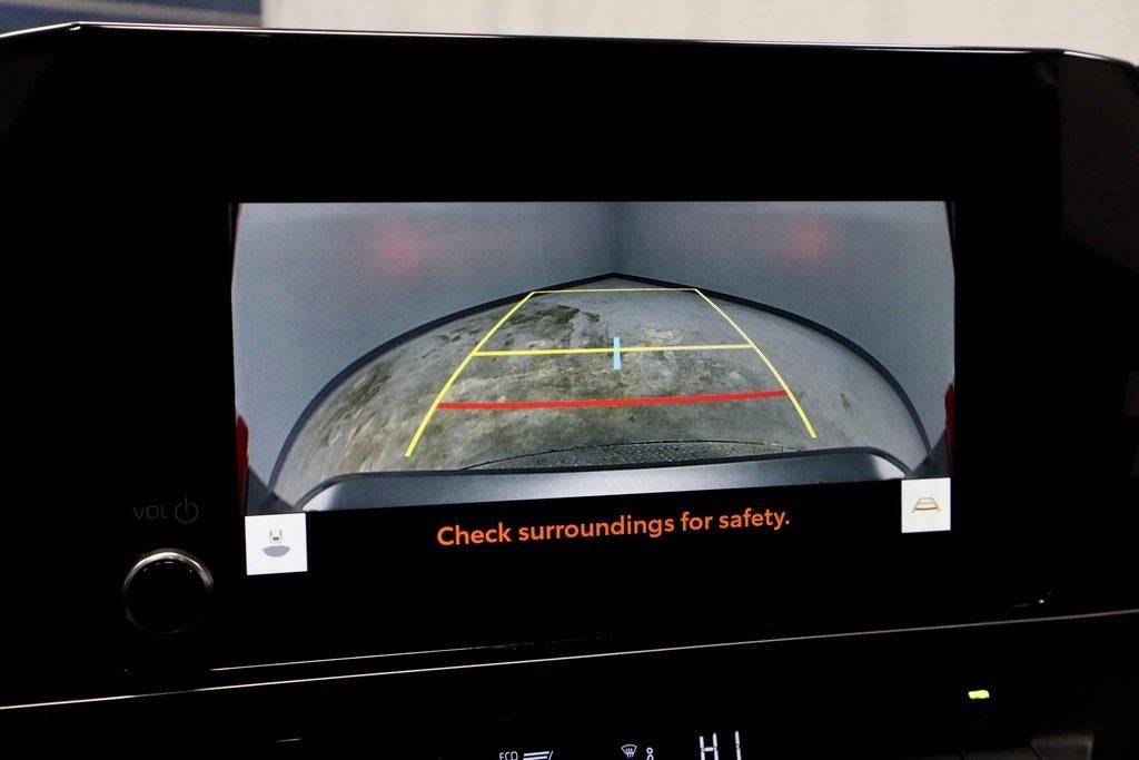 2025 Toyota Camry LE (SE)