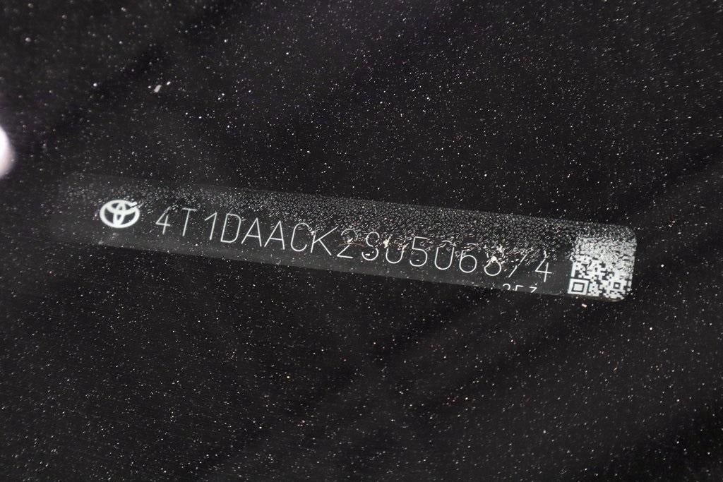 2025 Toyota Camry LE (SE)