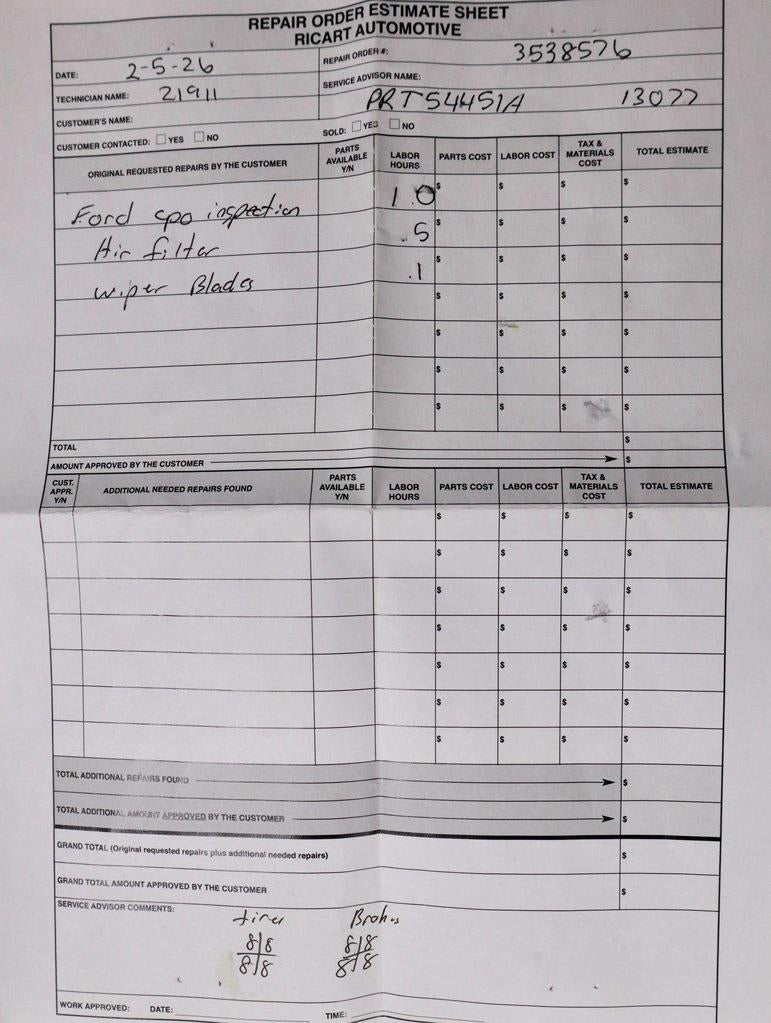 2025 Toyota Camry LE (SE)