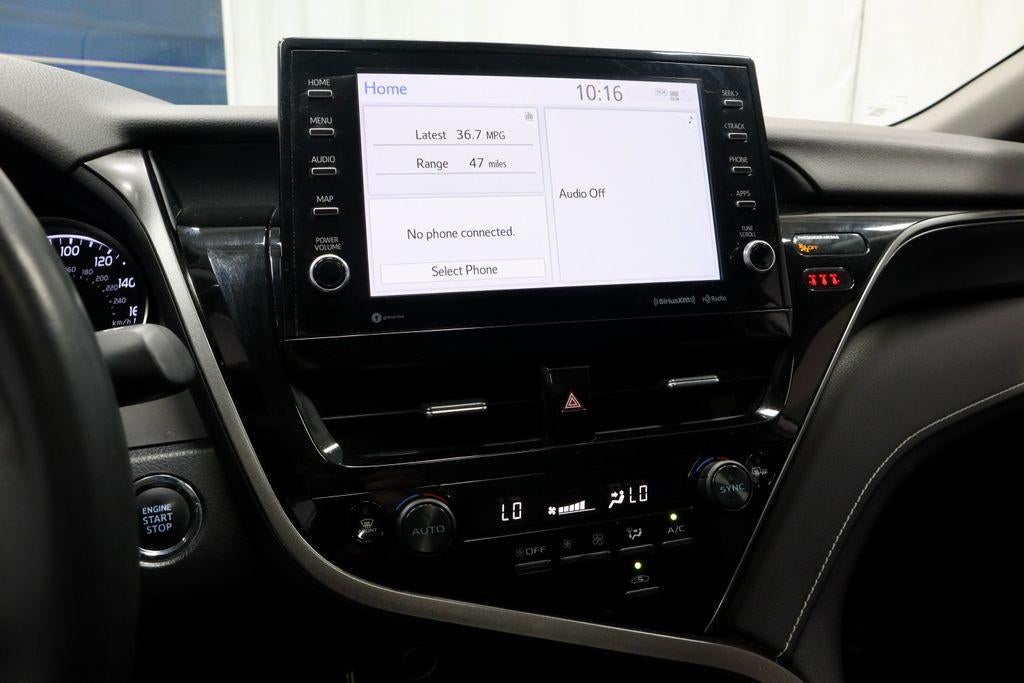 2022 Toyota Camry SE Auto (SE)