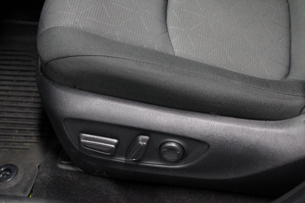 2022 Toyota RAV4 Hybrid XLE AWD (Natl)
