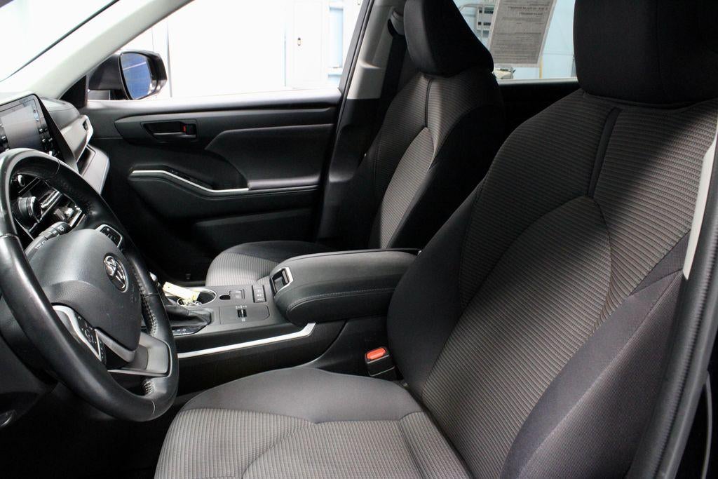 2022 Toyota Highlander Hybrid LE AWD (Natl)