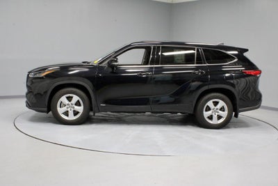 2022 Toyota Highlander Hybrid LE AWD (Natl)