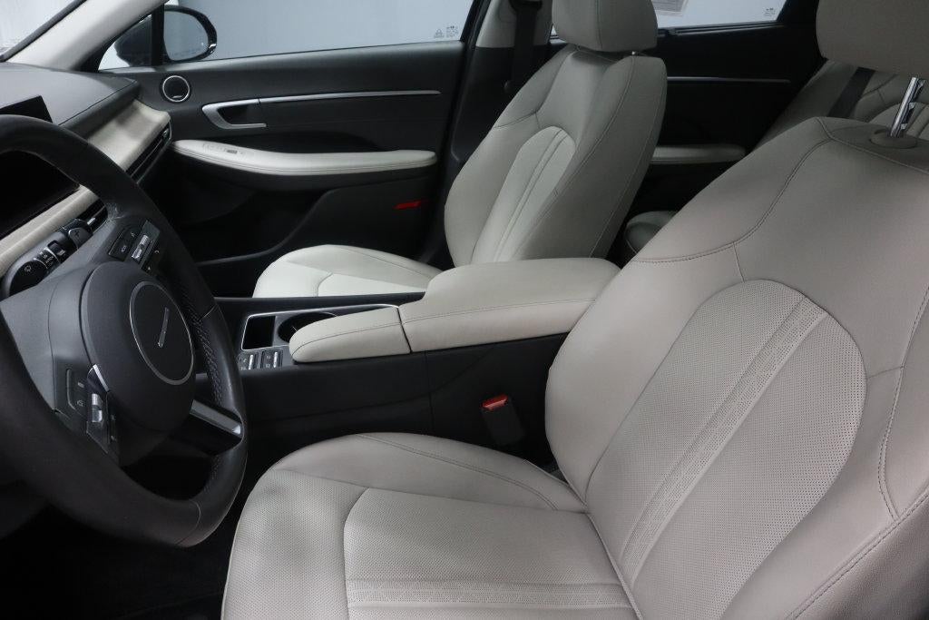 2025 Hyundai SONATA HYBRID Limited FWD