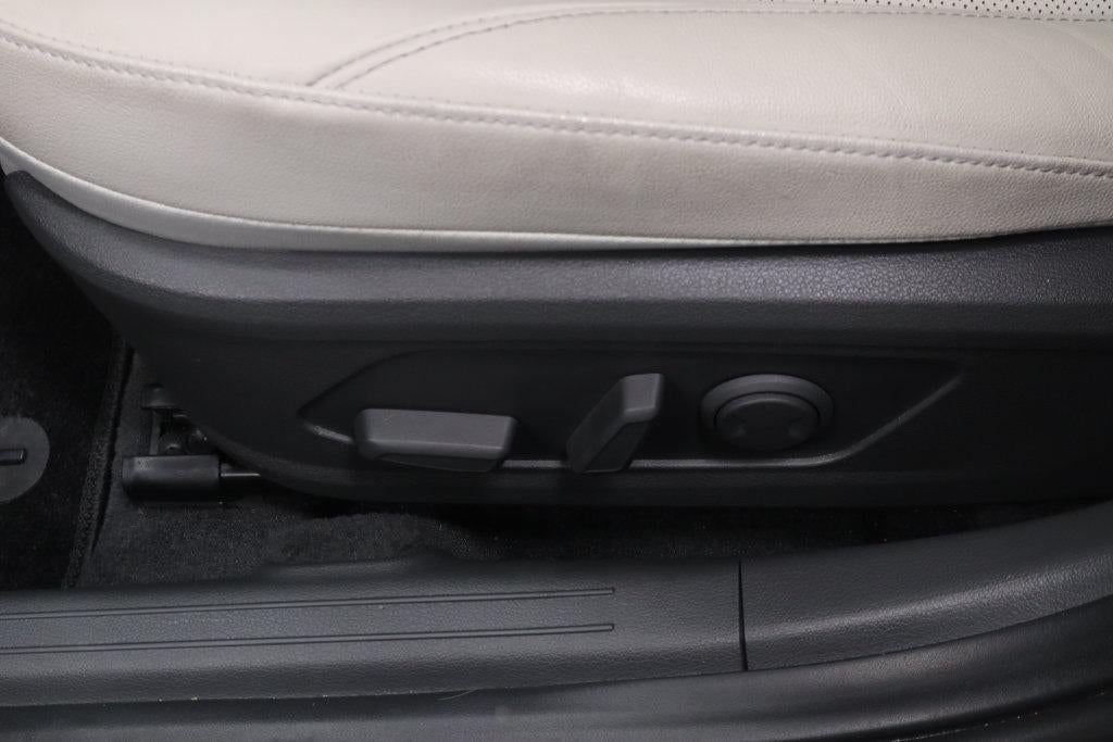 2025 Hyundai SONATA HYBRID Limited FWD