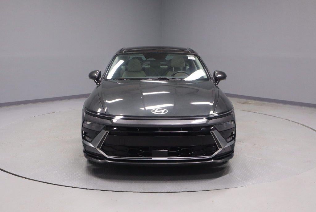 2025 Hyundai SONATA HYBRID Limited FWD