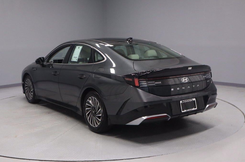 2025 Hyundai SONATA HYBRID Limited FWD