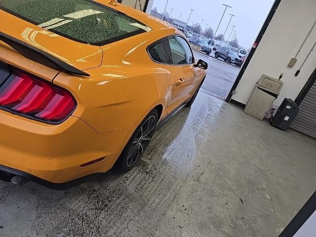 2022 Ford Mustang EcoBoost