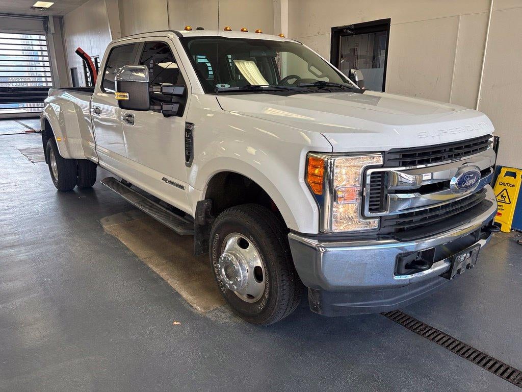 2017 Ford Super Duty F-350 DRW XL