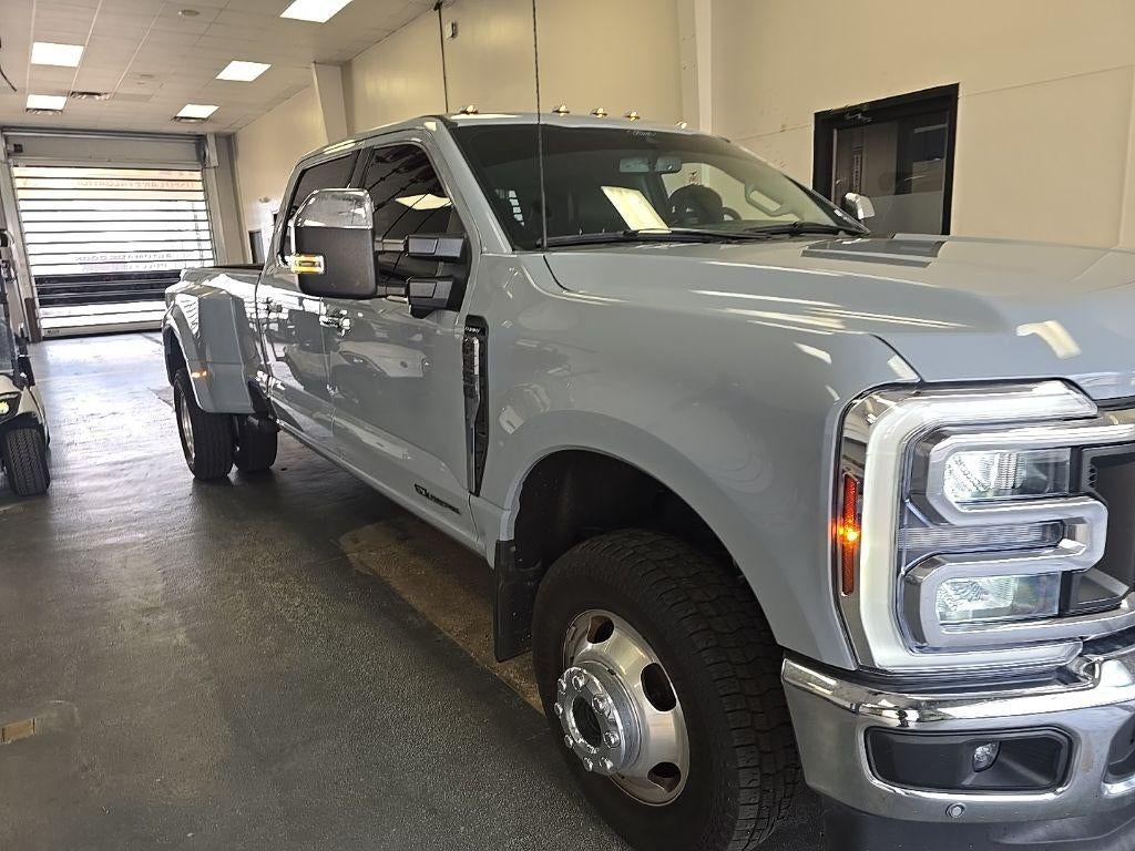 2024 Ford Super Duty F-350 DRW Lariat
