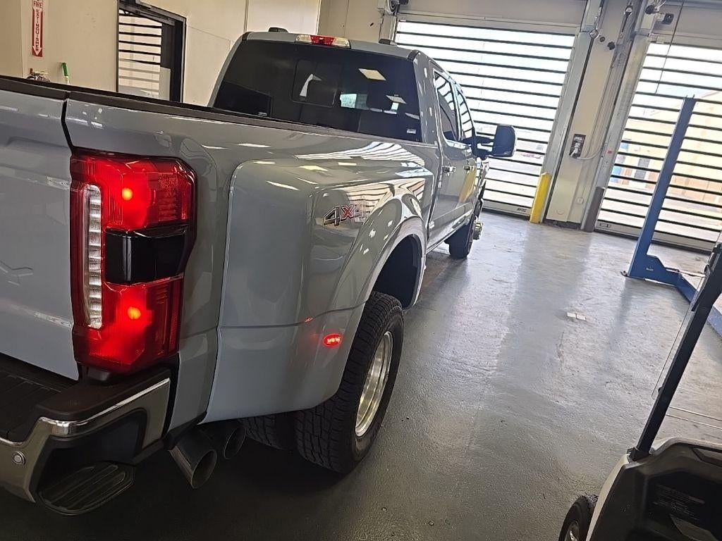 2024 Ford Super Duty F-350 DRW Lariat