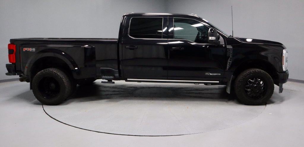 2025 Ford Super Duty F-350 DRW Platinum