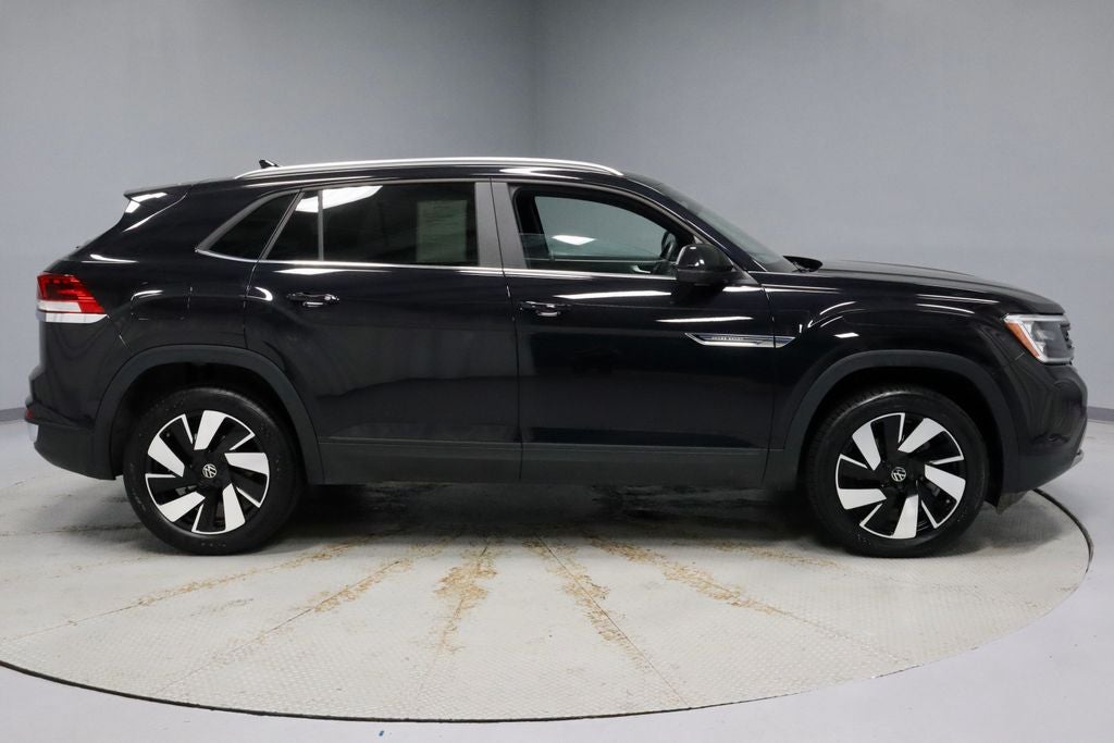2025 Volkswagen Atlas Cross Sport 2.0T SE w/Technology