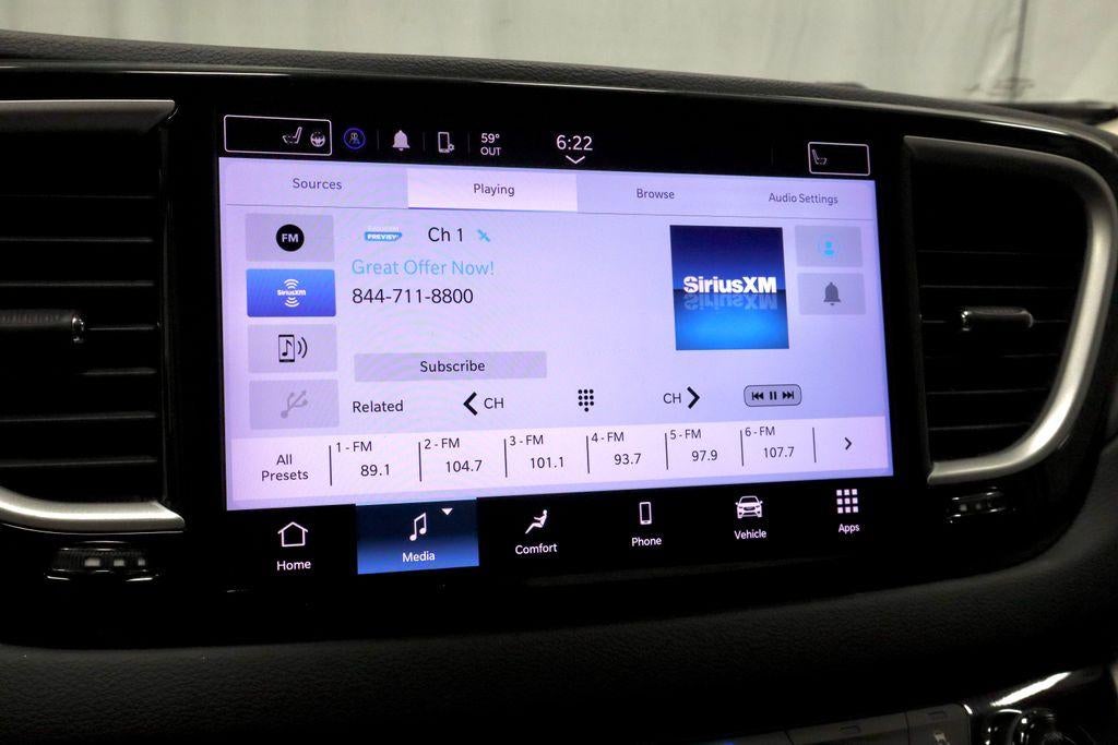 2023 Chrysler Pacifica Touring L