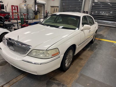 2011 Lincoln Town Car Signature